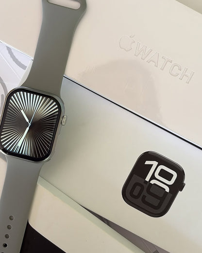 Series 10 Curve Display - With Logo (Silver)